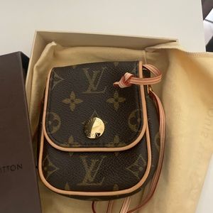 Authentic Louis Vuitton pouchette Cancun crossbody